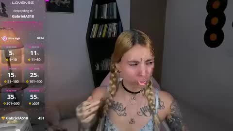 Snapshot of saucy_jenn1 chatting on October 2025 01:39:02 AM I AM JENN  online show from October 2025 01:39:02 AM