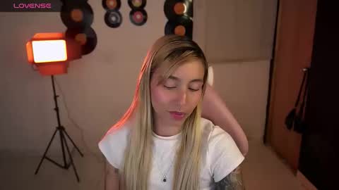 I AM JENN  online show from April 2026 03:44:02 AM