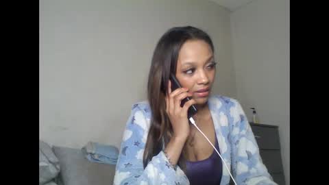 Snapshot of saucy_shanice chatting on January 2025 01:26:02 AM Shaniiice online show from January 2025 01:26:02 AM