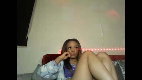 Snapshot of saucy_shanice chatting on January 2025 07:42:02 PM Shaniiice online show from January 2025 07:42:02 PM