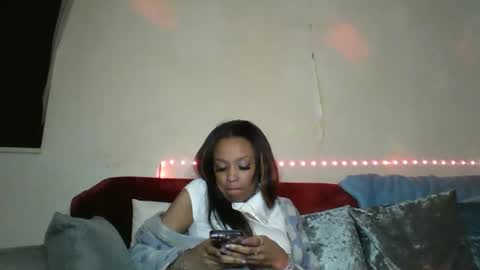 Snapshot of saucy_shanice chatting on February 2025 02:19:01 AM Shaniiice online show from February 2025 02:19:01 AM