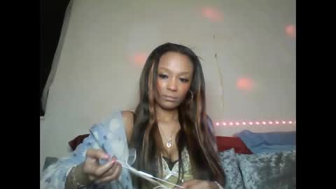 Snapshot of saucy_shanice chatting on February 2025 08:10:01 PM Shaniiice online show from February 2025 08:10:01 PM