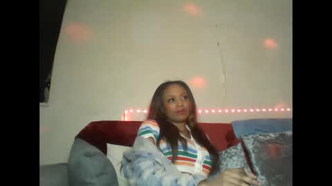 Snapshot of saucy_shanice chatting on February 2025 01:31:01 AM Shaniiice online show from February 2025 01:31:01 AM