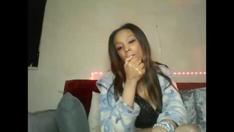 Snapshot of saucy_shanice chatting on February 2025 12:04:01 AM Shaniiice online show from February 2025 12:04:01 AM