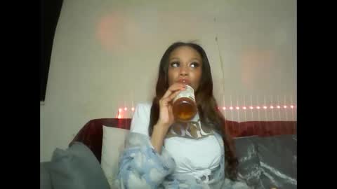 Snapshot of saucy_shanice chatting on March 2025 12:21:01 AM Shaniiice online show from March 2025 12:21:01 AM