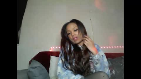 Snapshot of saucy_shanice chatting on March 2025 11:27:02 PM Shaniiice online show from March 2025 11:27:02 PM