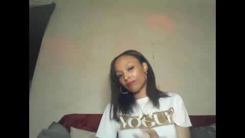 Snapshot of saucy_shanice chatting on September 2025 09:25:01 PM Shaniiice online show from September 2025 09:25:01 PM