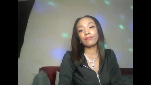 Snapshot of saucy_shanice chatting on September 2025 09:49:02 PM Shaniiice online show from September 2025 09:49:02 PM