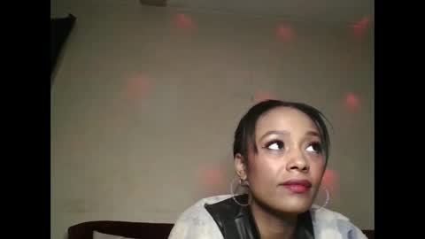 Snapshot of saucy_shanice chatting on November 2025 07:36:02 PM Shaniiice online show from November 2025 07:36:02 PM