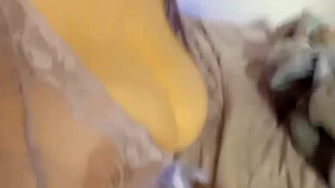 Snapshot of saucybear666 chatting on February 2025 06:19:01 AM SnowBunny online show from February 2025 06:19:01 AM