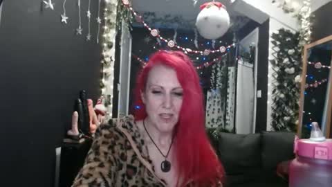 SaucySky online show from December 2024 12:00:02 AM