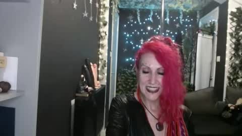 SaucySky online show from November 2025 08:18:02 PM