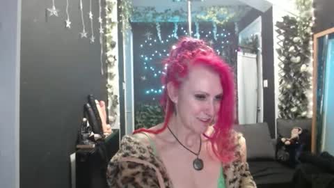 SaucySky online show from November 2025 11:51:01 PM