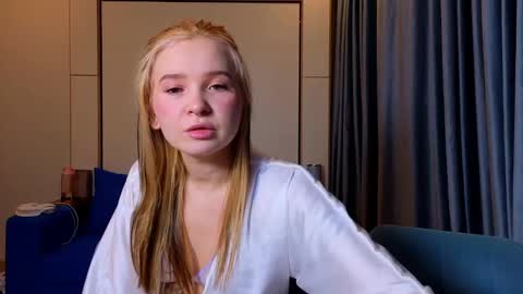 LUNA and ANNA    online show from February 2025 05:44:01 PM