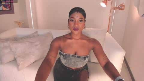 S a v a n n a h  online show from January 2025 07:43:01 PM