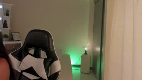 Snapshot of savannahwildee chatting on March 2025 02:32:01 PM Savannahwildee online show from March 2025 02:32:01 PM