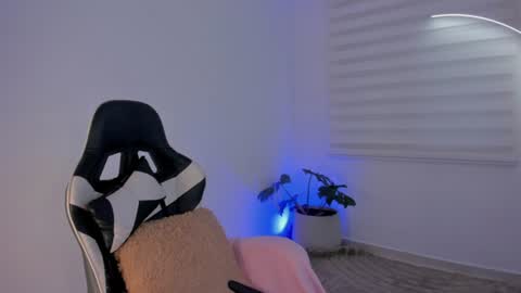 Savannahwildee online show from August 2026 11:24:02 AM