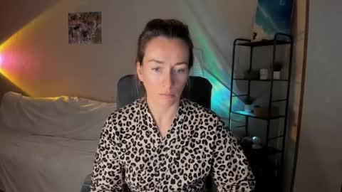 save the qween online show from October 2025 09:28:01 AM