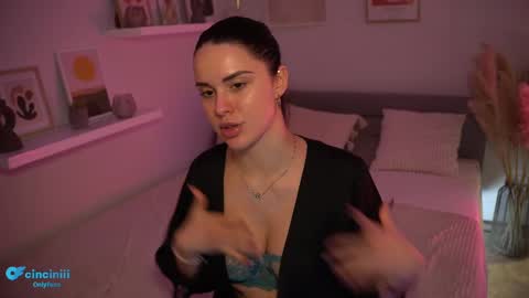 Naomi online show from February 2025 08:00:02 PM