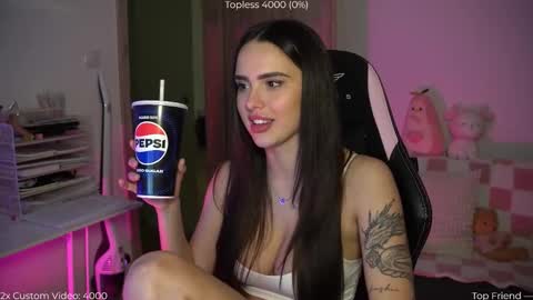 Naomi online show from November 2025 07:19:01 PM