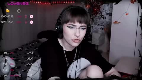 pronoun she. name Mary. age 21. online show from February 2025 08:36:01 PM