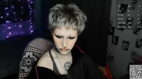 pronoun she. name Mary. age 21. online show from April 2026 09:49:02 PM