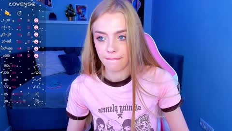 Snapshot of sayl0r_moon chatting on December 2024 12:27:01 AM Kira GMT 7 Mon Thu-Sun 0800am-0200pm online show from December 2024 12:27:01 AM