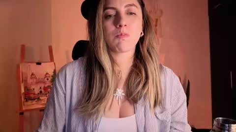 Snapshot of scalertt__steel_ chatting on November 2025 01:43:03 PM Venus online show from November 2025 01:43:03 PM