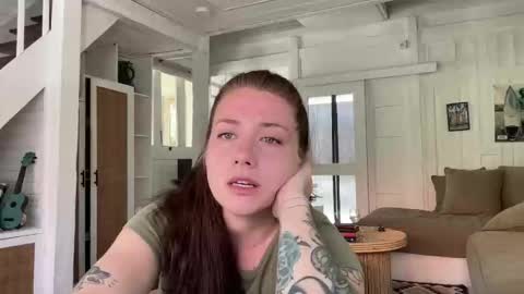 scarlajade online show from February 2026 03:49:02 AM