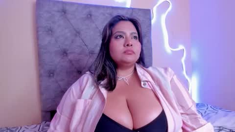 Snapshot of scarleet_boobs chatting on March 2026 05:13:01 AM camila online show from March 2026 05:13:01 AM