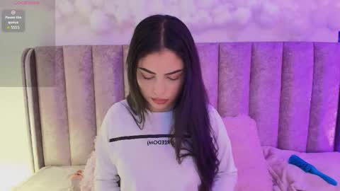 Scarlet  online show from October 2025 02:30:02 AM