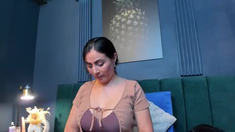 Scarlet Edwars online show from February 2026 06:56:02 PM