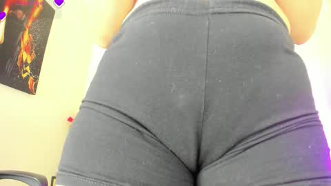 scarlet_hit online show from November 2025 03:49:02 AM