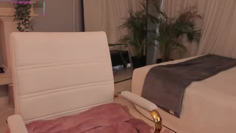 Snapshot of scarlet_miller_1 chatting on September 2025 12:43:02 PM Celeste online show from September 2025 12:43:02 PM