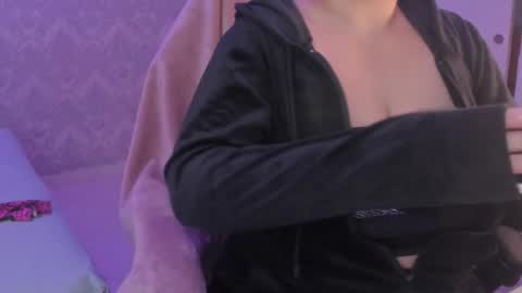 Snapshot of scarlet_miller_1 chatting on October 2025 12:02:01 PM Celeste online show from October 2025 12:02:01 PM