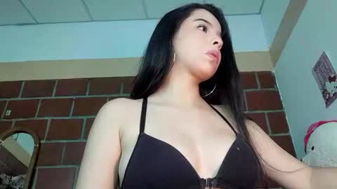 Snapshot of scarlet_muse18 chatting on May 2026 03:39:02 PM scarlet_muse18 online show from May 2026 03:39:02 PM