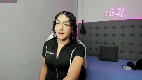 Snapshot of scarletcherry18 chatting on June 2026 04:48:02 AM scarlet online show from June 2026 04:48:02 AM