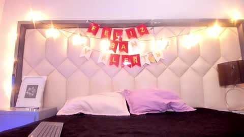 scarlethbigbug online show from February 2026 12:23:02 PM