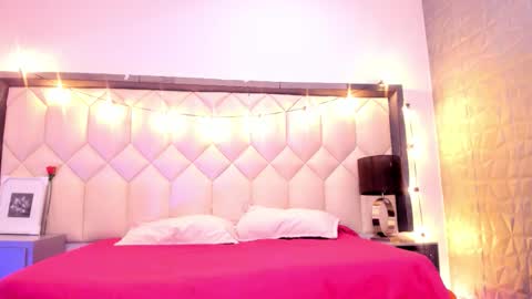 scarlethbigbug online show from February 2026 11:41:01 AM