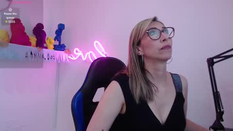 Scarlett online show from November 2025 11:54:01 AM