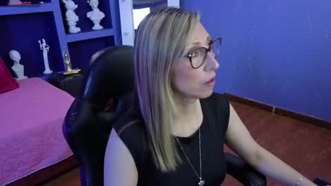 Scarlett online show from December 2025 12:03:02 PM