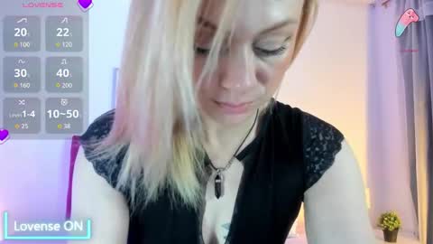 scarlett_blake11 online show from October 2025 05:28:02 AM
