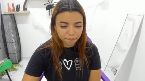 Snapshot of scarlett_enjoy1 chatting on October 2025 03:18:02 PM scarlett_enjoy1 online show from October 2025 03:18:02 PM