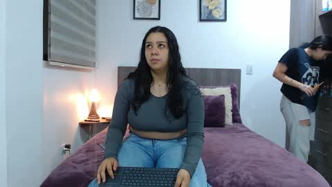 Scarlett and Jazmin online show from March 2026 10:15:02 AM