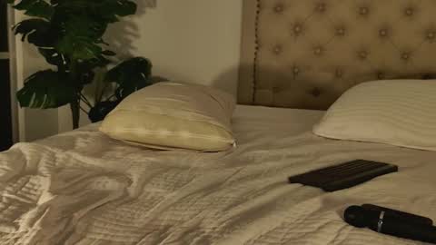 Snapshot of scarlett_grand chatting on October 2025 05:00:02 AM Scarlett Grand online show from October 2025 05:00:02 AM