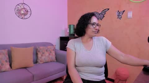 Scarlett sax online show from November 2025 12:38:02 AM