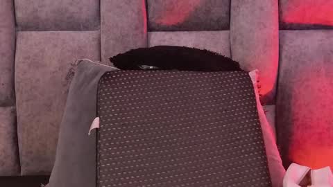 Scarlet  online show from April 2026 08:55:01 PM