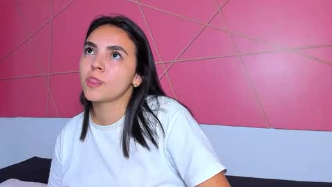 Isabella online show from December 2025 08:10:01 AM