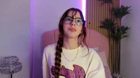 Snapshot of scarlett_smith_3 chatting on December 2025 03:11:02 AM scarlett smith 3 online show from December 2025 03:11:02 AM