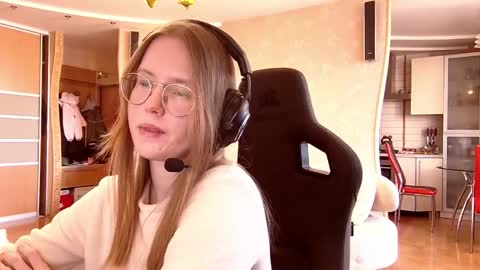 scarletta_ online show from March 2026 08:20:01 AM